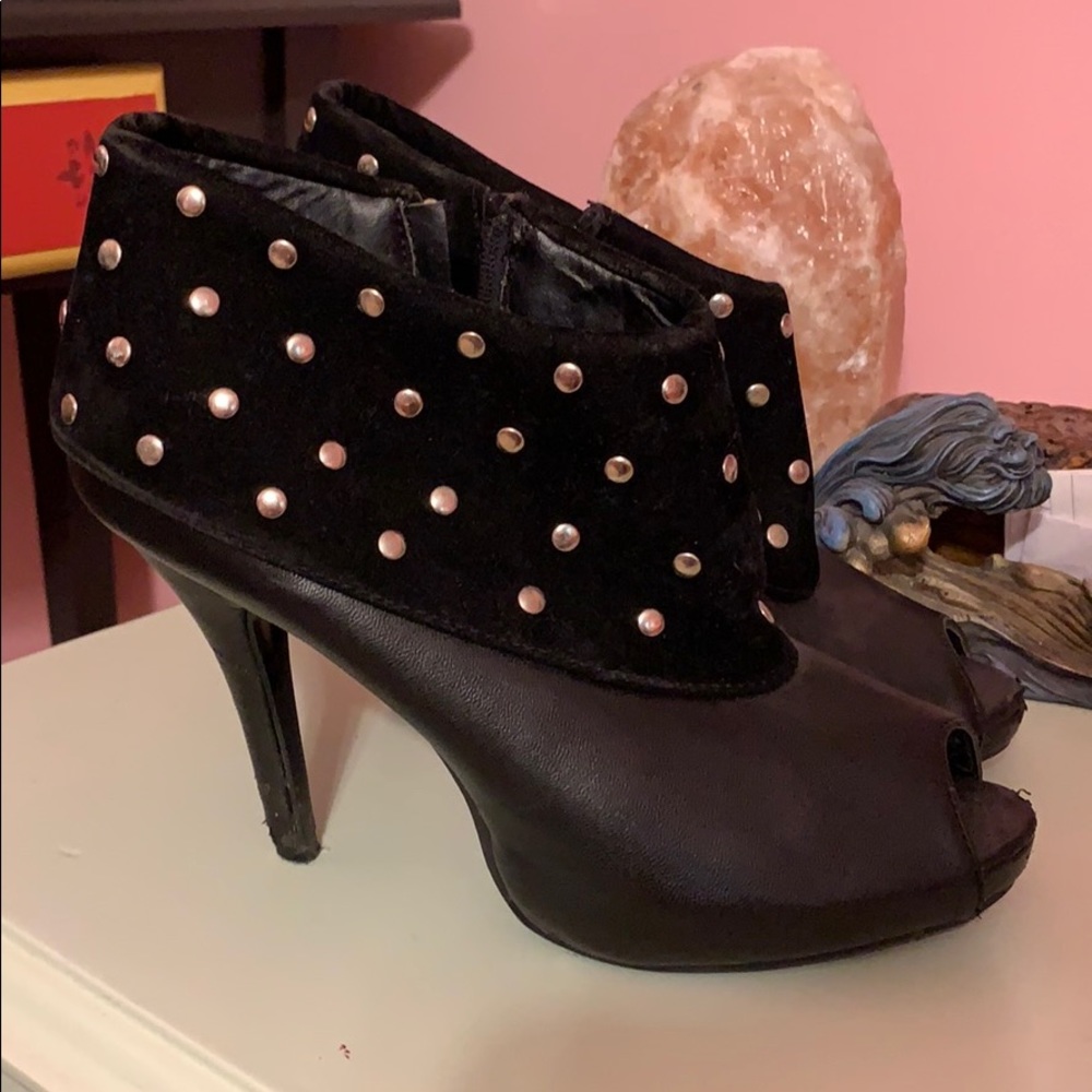 Black heals size 9